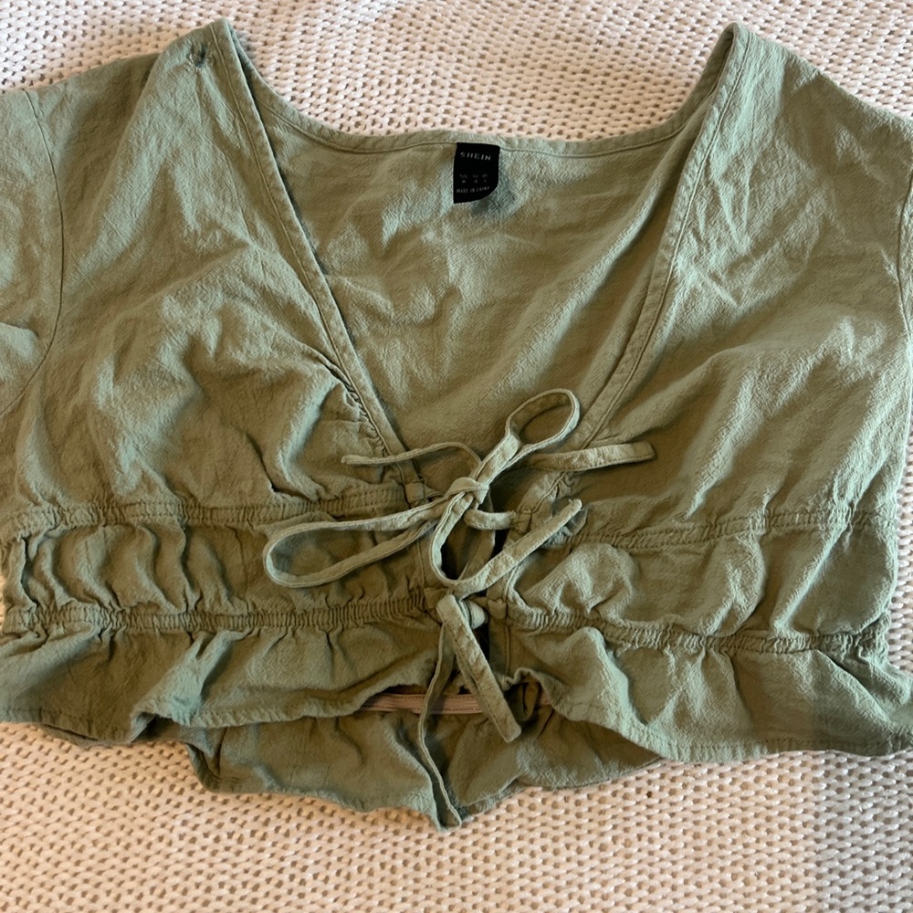 Forever 21 Green Ruched Tie-Front Cap Sleeve Blouse